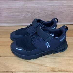 On Kids Black Cloud Play Black Running Sneakers with Velcro Strap - Size K13